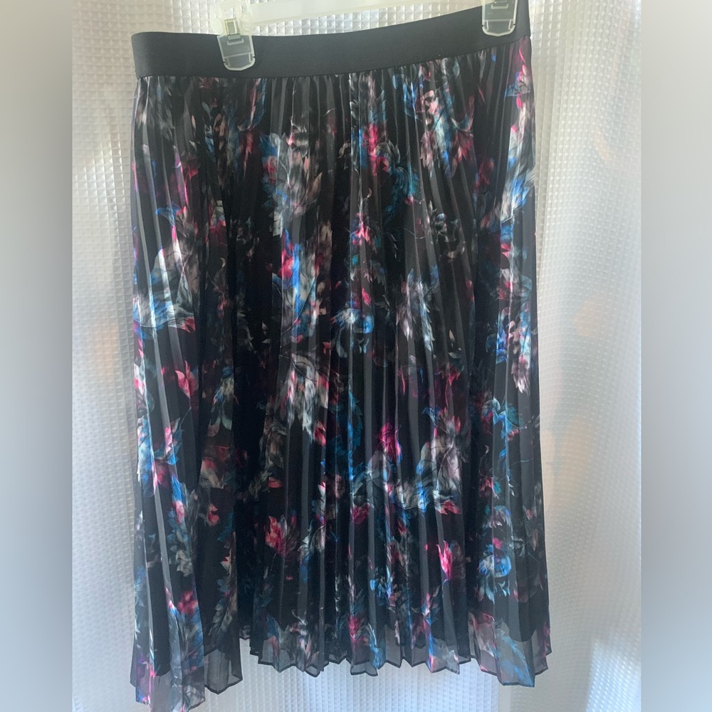 EUC Black Floral Pleated Midi Skirt